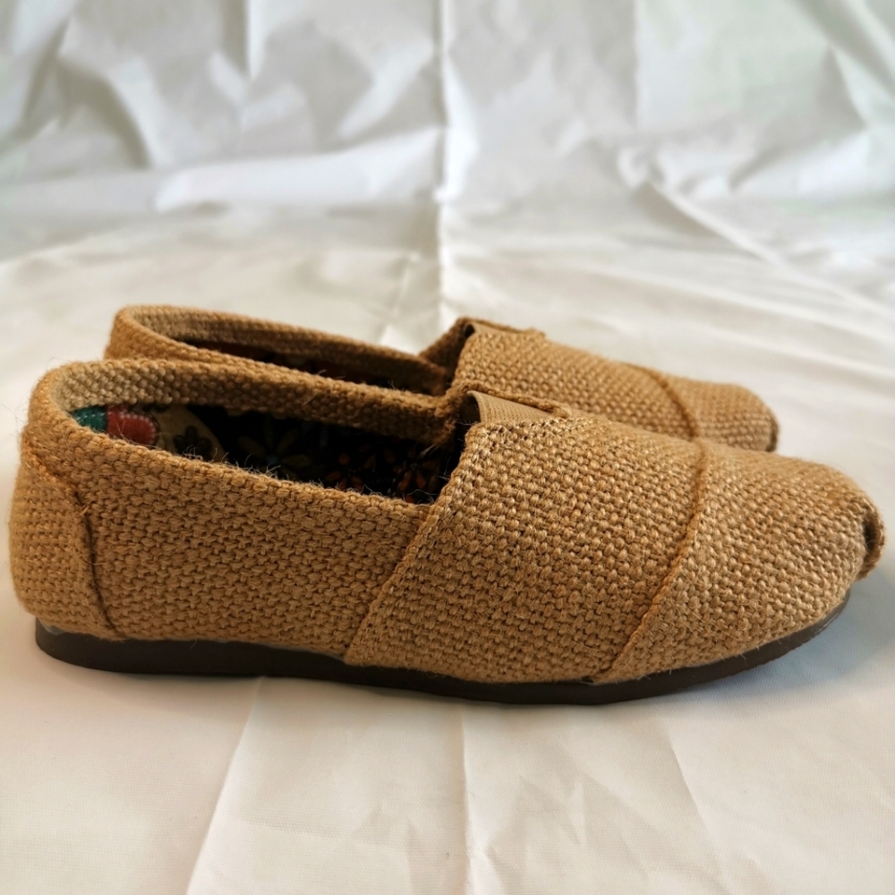 Girls flax slip on shoes